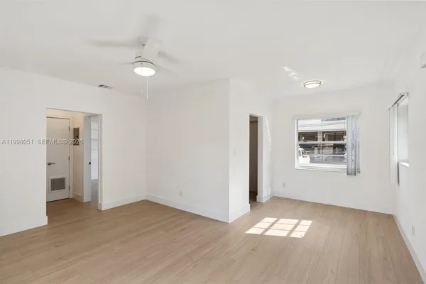 $1,975 | 221 Antiquera Avenue, Unit 8, Coral Gables, FL 33134