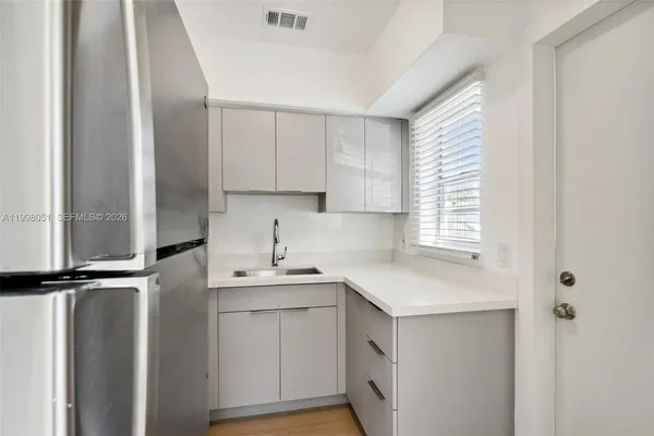 $1,975 | 221 Antiquera Avenue, Unit 8, Coral Gables, FL 33134