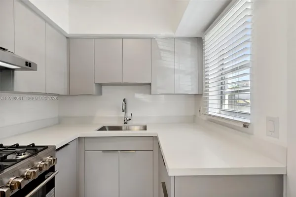 $1,975 | 221 Antiquera Avenue, Unit 8, Coral Gables, FL 33134
