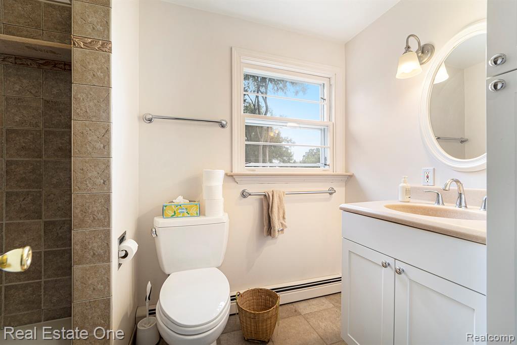 1800 Silver Bell Road Rochester, MI 48306 - Photo 16 of 17