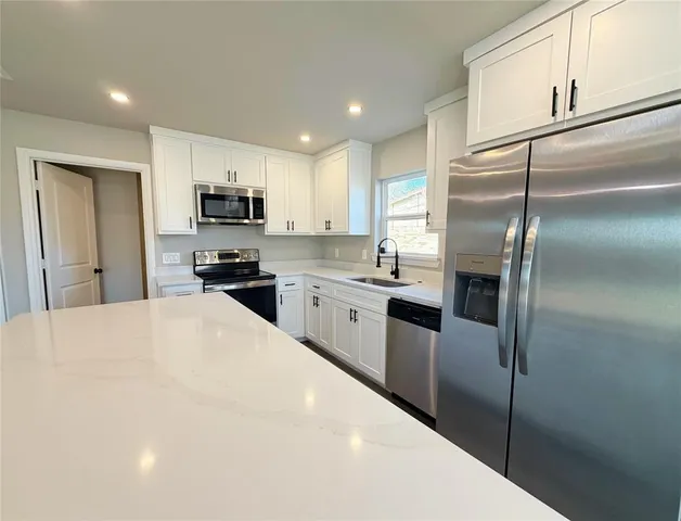 $2,300 | 7129 Southridge Trail, Fort Worth, TX 76133