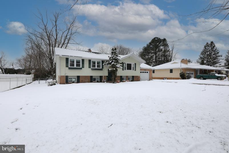 233 Densten Road Sewell, NJ 08080 - Photo 3 of 50 Exterior front /front yard