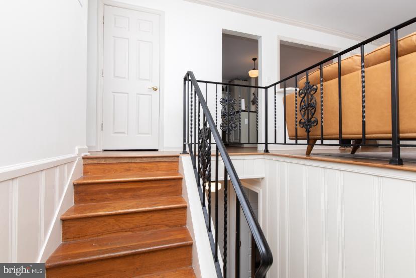 233 Densten Road Sewell, NJ 08080 - Photo 4 of 50 Steps to main level