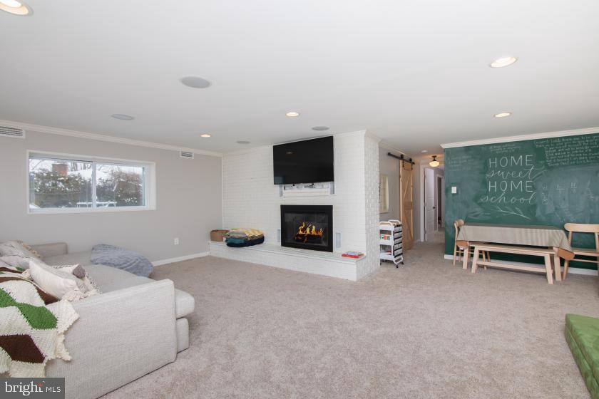 233 Densten Road Sewell, NJ 08080 - Photo 34 of 50 Family room/fireplace