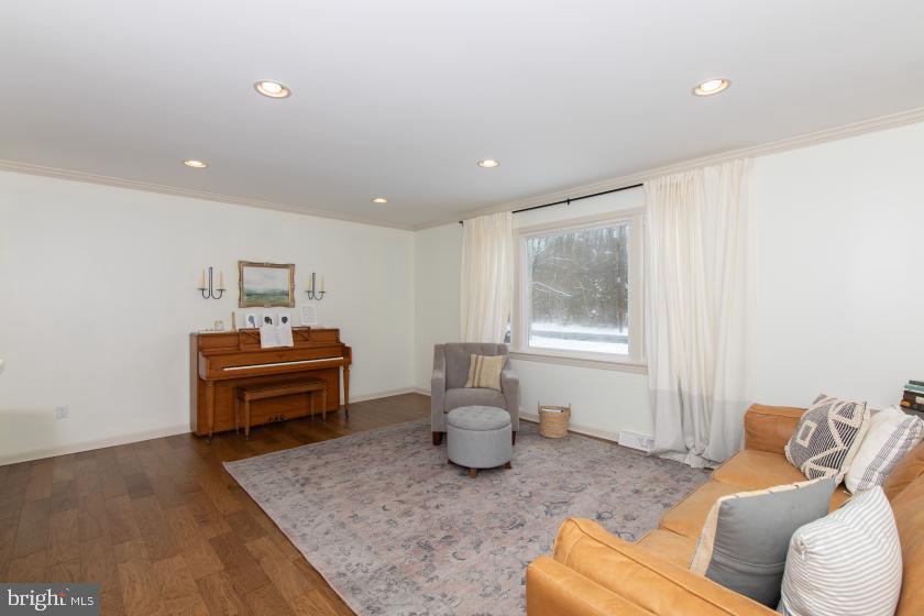 233 Densten Road Sewell, NJ 08080 - Photo 8 of 50 Living room