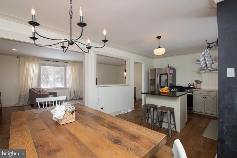 233 Densten Road Sewell, NJ 08080 - Photo 9 of 50 Dining room