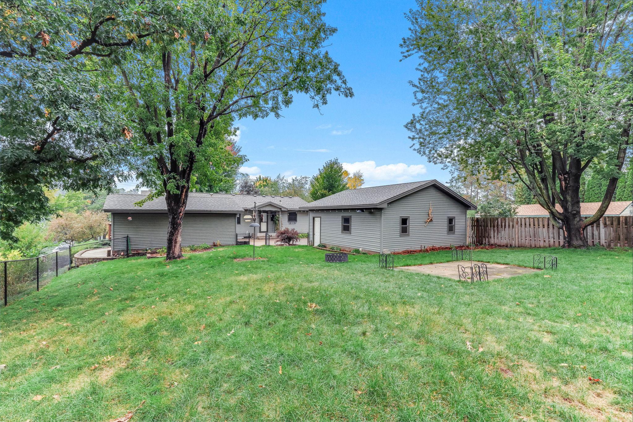 727 Riverside Drive North Hudson, WI 54016 - Photo 24 of 33 Gallery Image 24