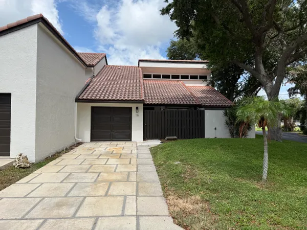 $3,300 | 6850 Northwest 2nd Avenue, Unit 18, Boca Raton, FL 33487