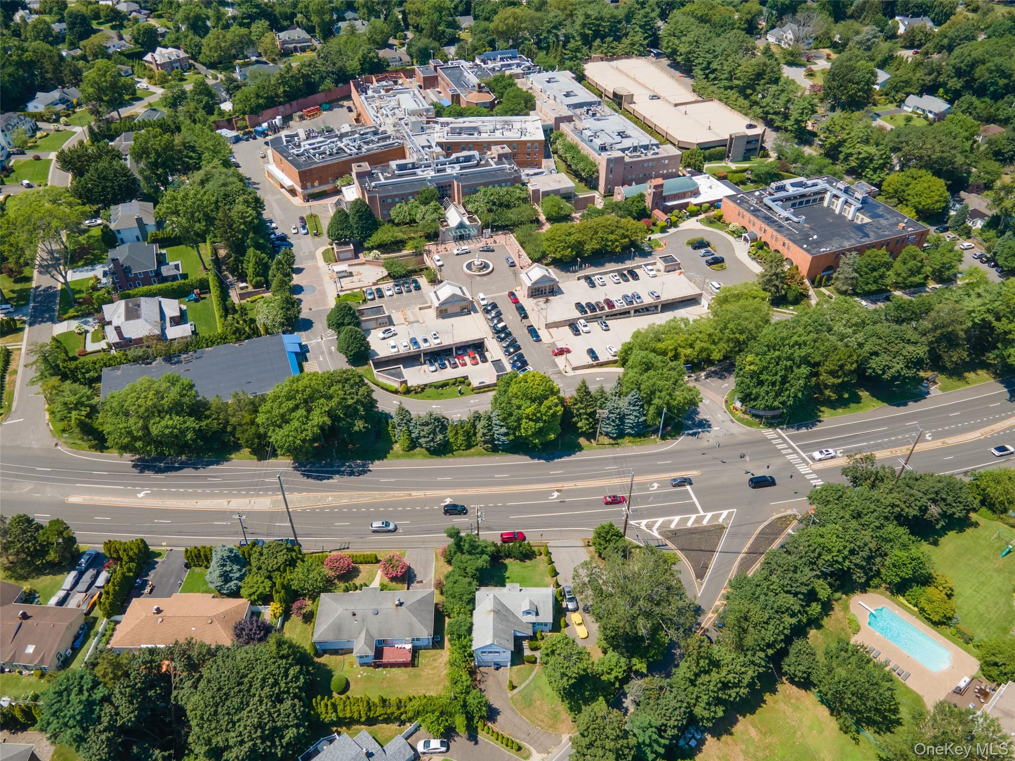 84 Middle Neck Road Roslyn, NY 11576 - Photo 42 of 44 an aerial view of multiple house