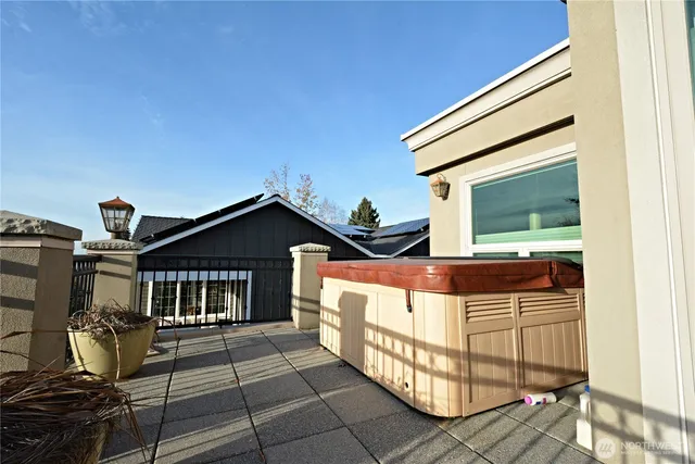 a close view of sink and tap