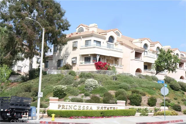 $459,999 | 18123 Erik Court, Unit 357, Canyon Country, CA 91387