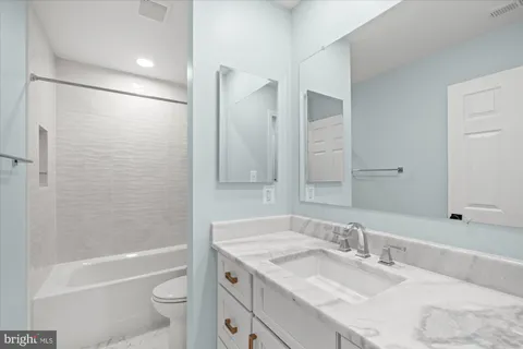 $1,250,000 | 3800 Ridgelea Drive, Fairfax, VA 22031