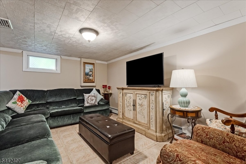 8 Alyson Drive Fairfield, NJ 07004 - Photo 20 of 34