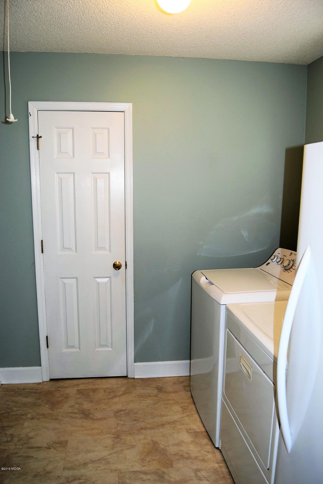 475 Stone Edge Road Macon, GA 31210 - Photo 26 of 36 a view of utility room