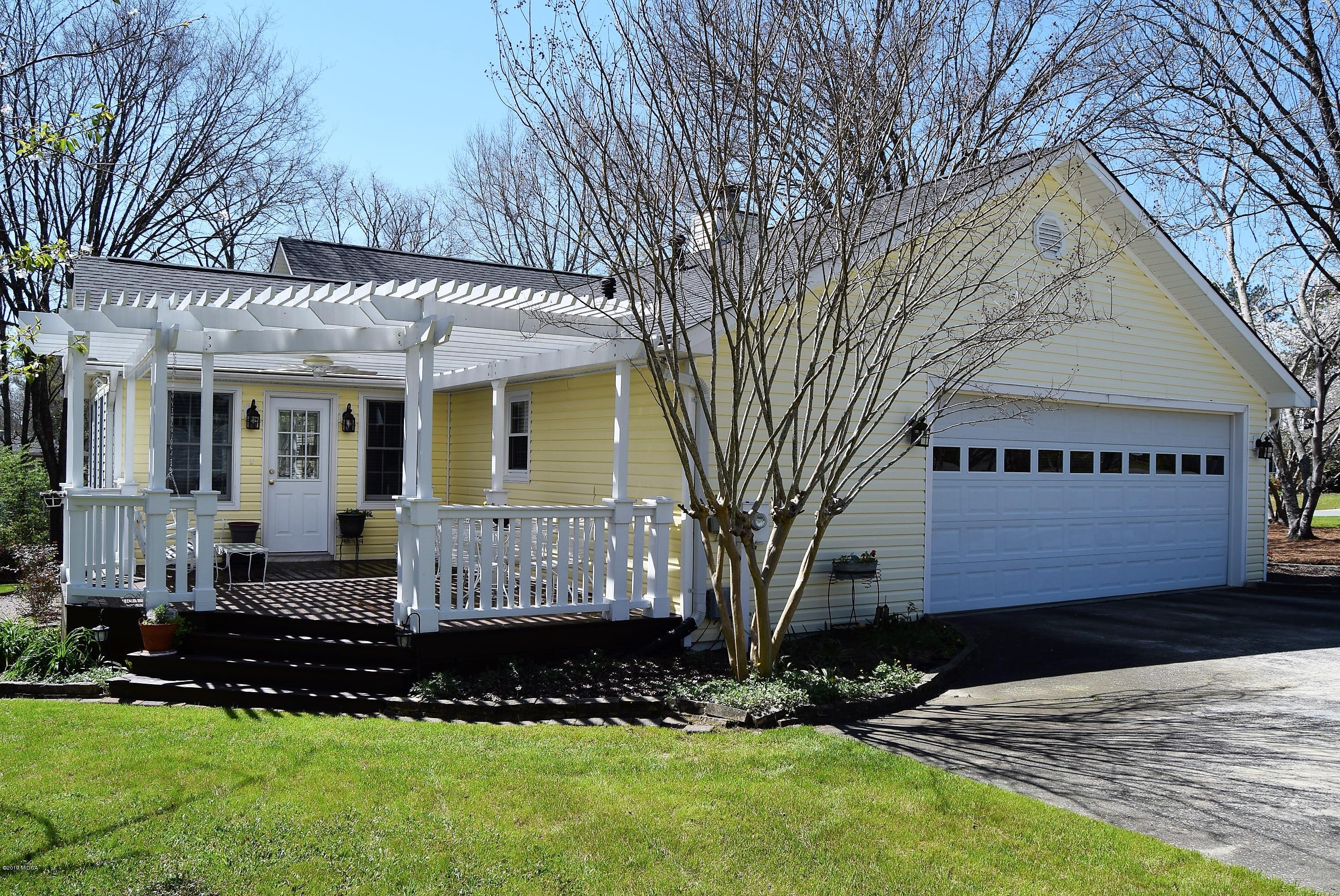 475 Stone Edge Road Macon, GA 31210 - Photo 33 of 36 a view of a house with a yard