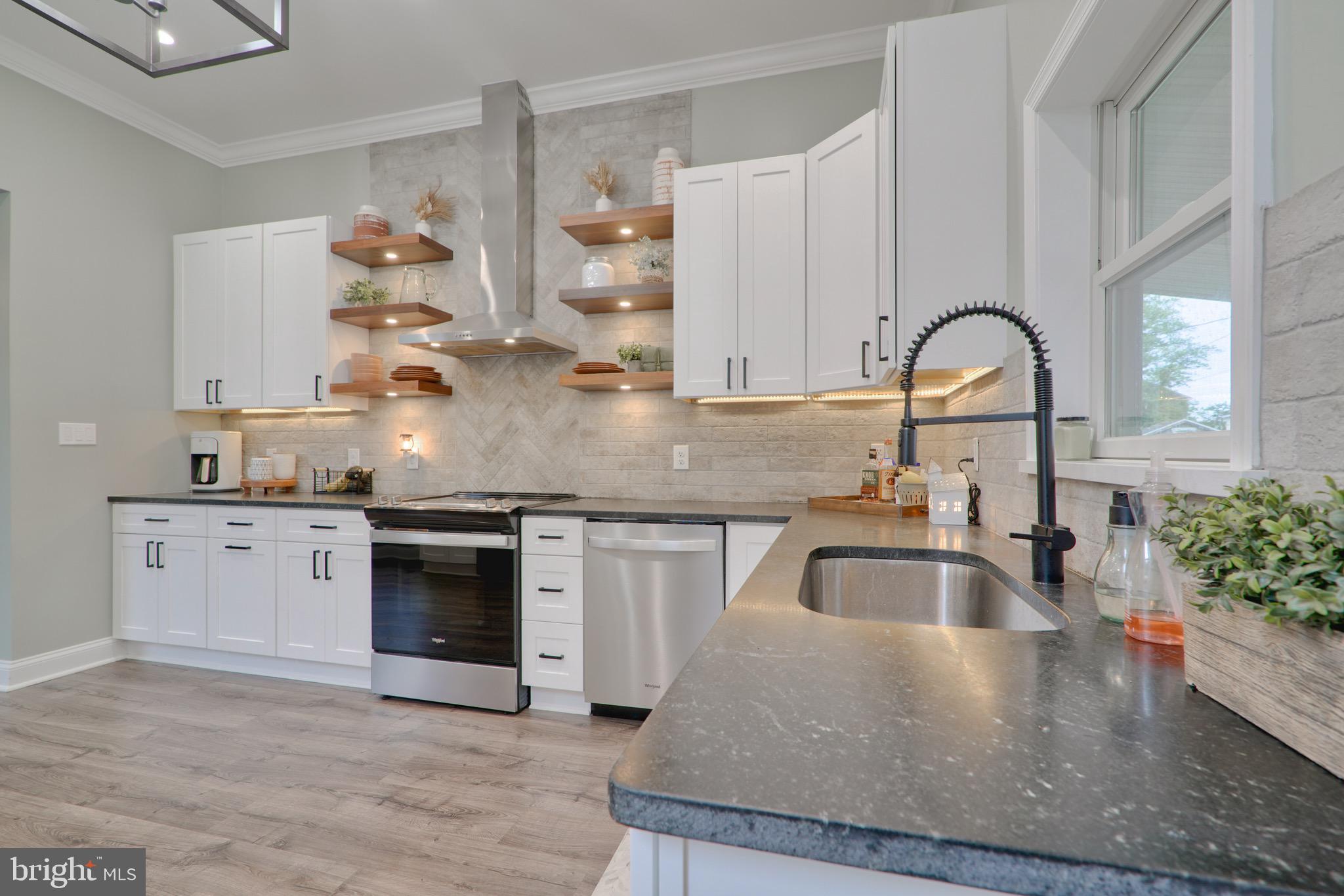 3800 Edgewater Place Dundalk, MD 21222 - Photo 14 of 36