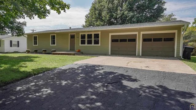 $242,500 | 123 Lincoln Avenue, Holton, KS 66436