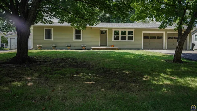 $242,500 | 123 Lincoln Avenue, Holton, KS 66436