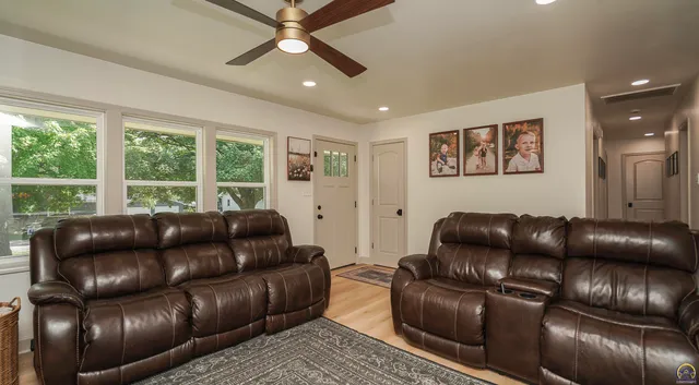 $242,500 | 123 Lincoln Avenue, Holton, KS 66436