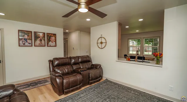 $242,500 | 123 Lincoln Avenue, Holton, KS 66436