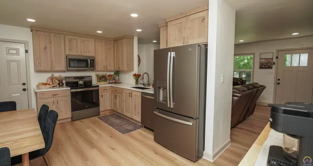 $242,500 | 123 Lincoln Avenue, Holton, KS 66436