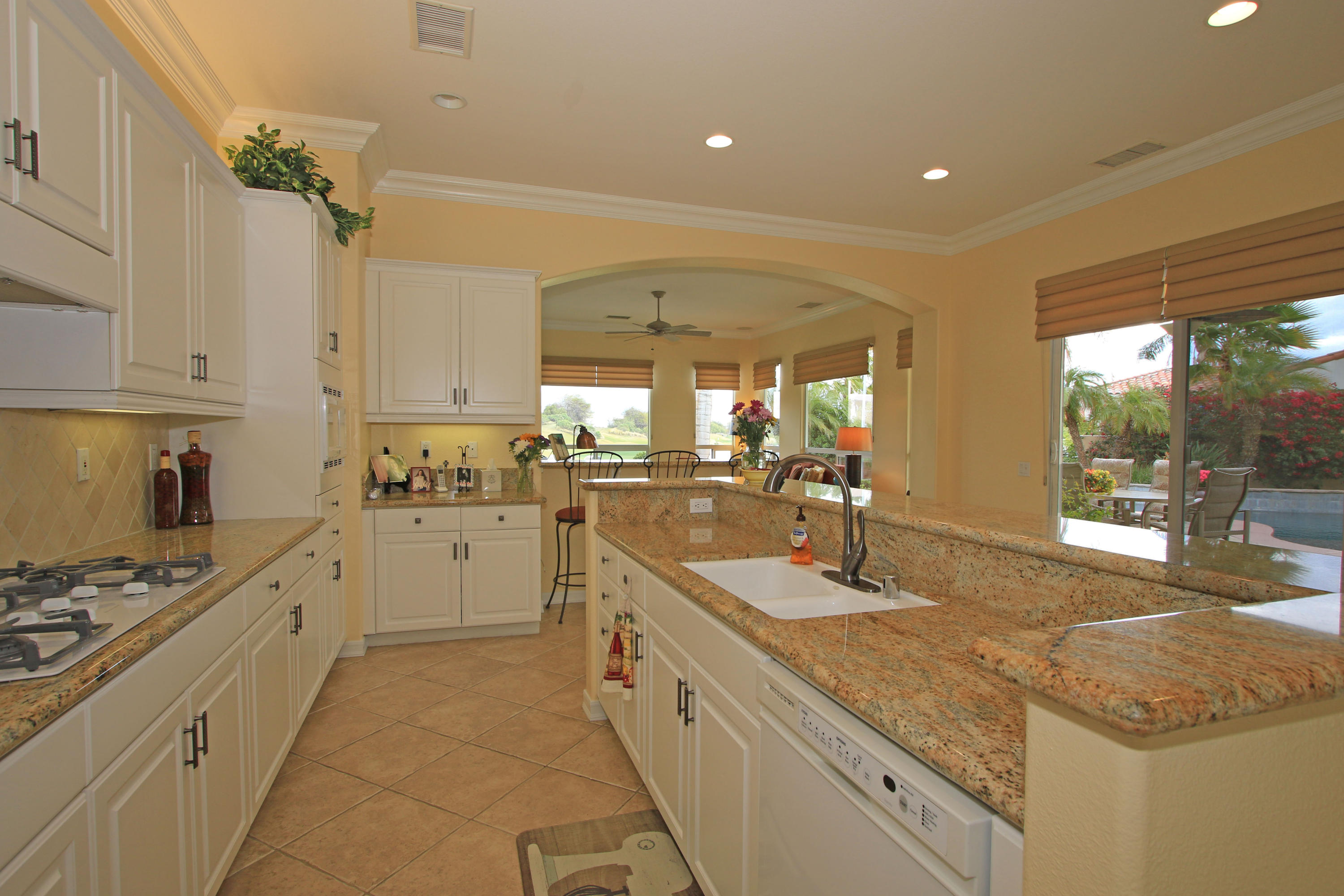 354 Loch Lomond Road Rancho Mirage, CA 92270 - Photo 17 of 26 x (46)