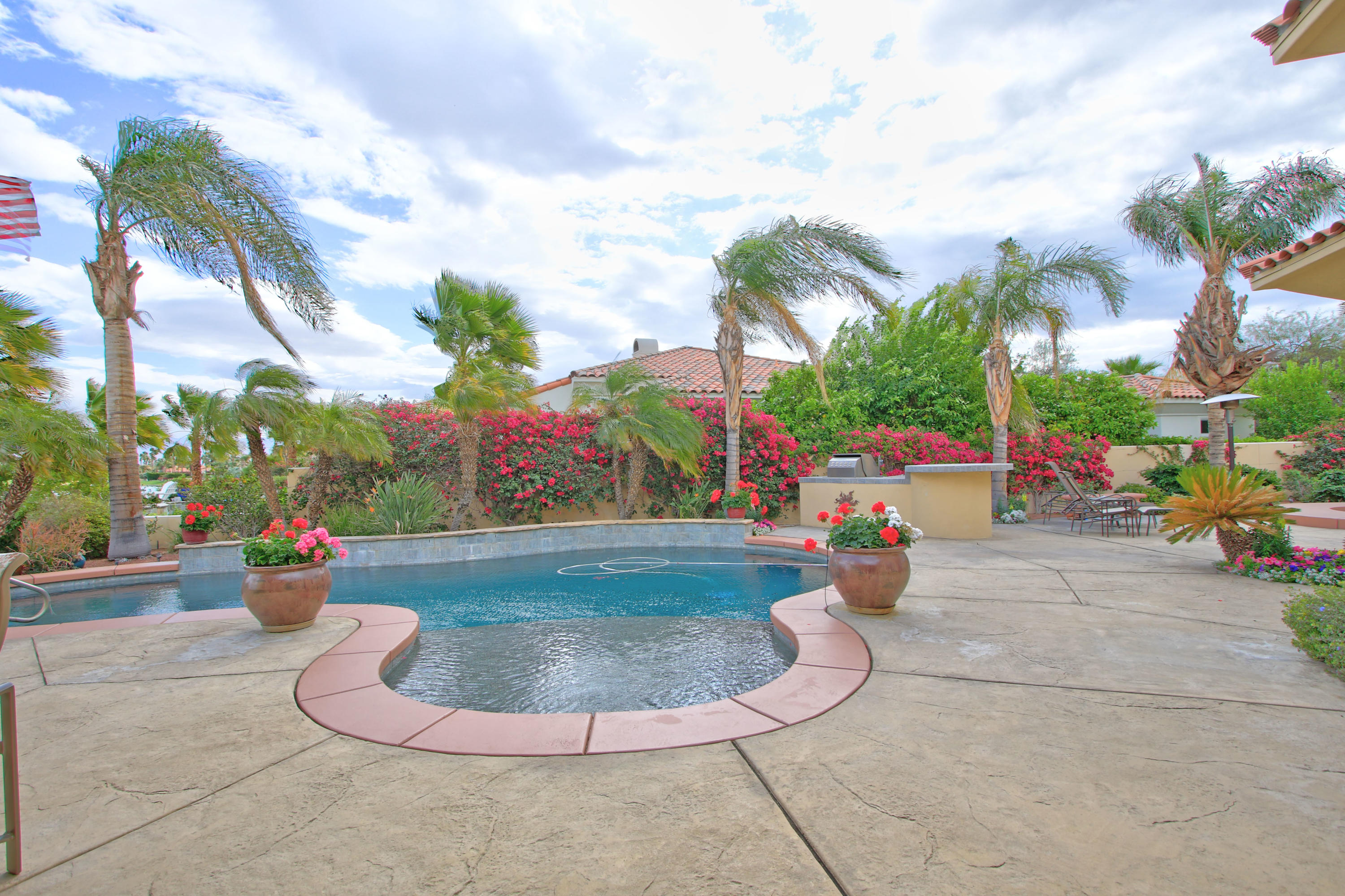 354 Loch Lomond Road Rancho Mirage, CA 92270 - Photo 4 of 26 x (9)