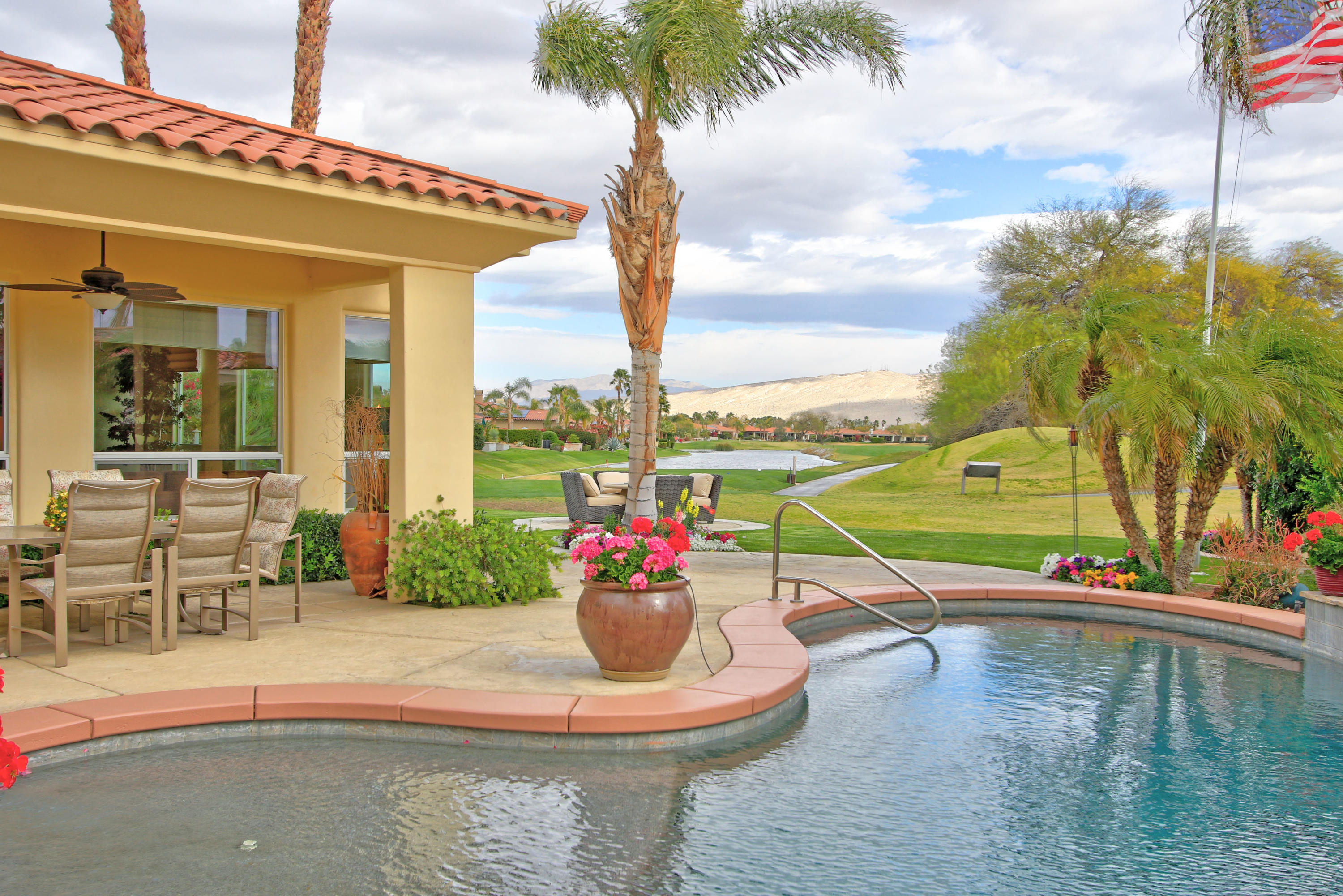 354 Loch Lomond Road Rancho Mirage, CA 92270 - Photo 7 of 26 x (17)