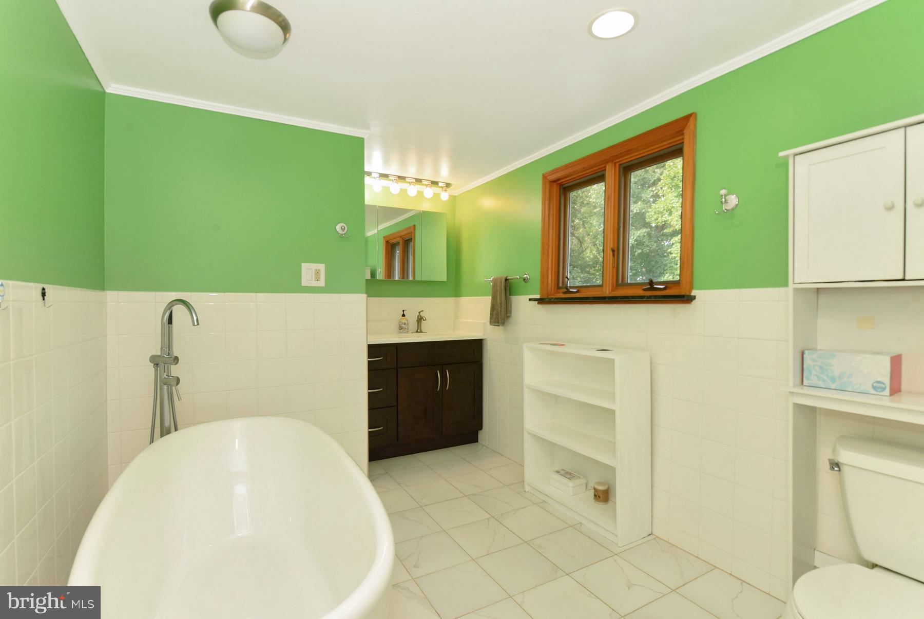 31 North Mill Road Princeton Junction, NJ 08550 - Photo 27 of 35 Owners bath with soaking tub