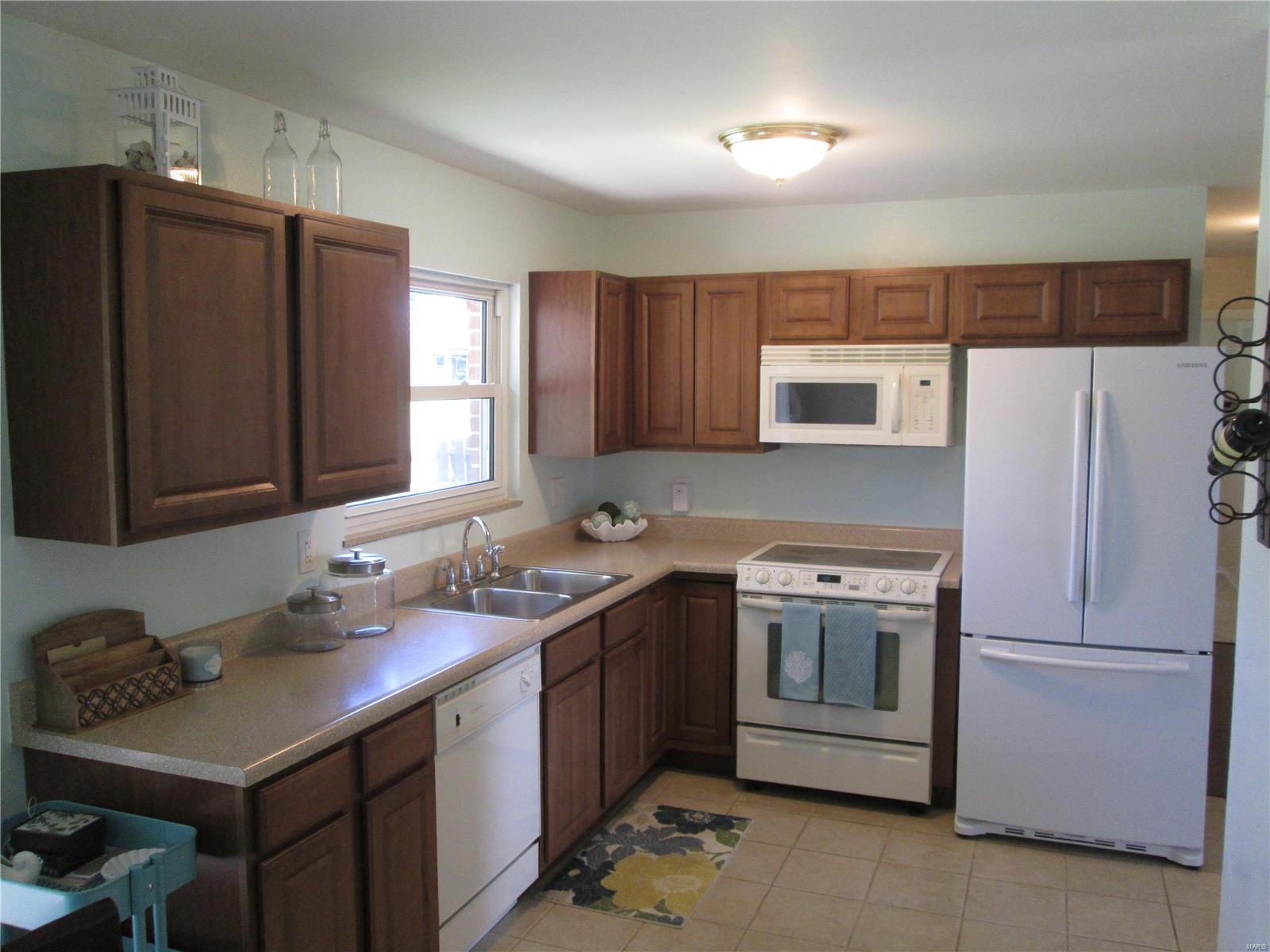519 Lind Road St. Louis, MO 63125 - Photo 3 of 25 Gallery Image 3