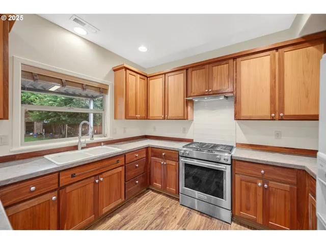 $435,000 | 328 Northwest Sherman Street, Sheridan, OR 97378