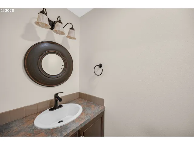 $435,000 | 328 Northwest Sherman Street, Sheridan, OR 97378