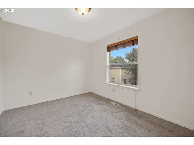 $435,000 | 328 Northwest Sherman Street, Sheridan, OR 97378