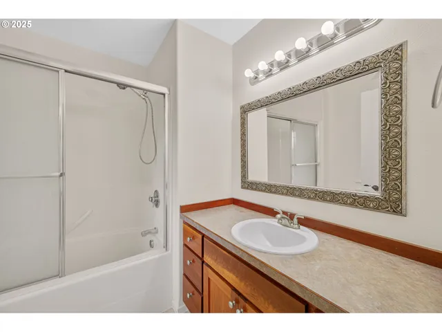 $435,000 | 328 Northwest Sherman Street, Sheridan, OR 97378