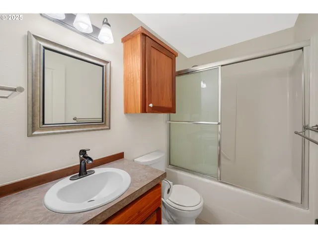 $435,000 | 328 Northwest Sherman Street, Sheridan, OR 97378