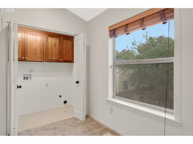 $435,000 | 328 Northwest Sherman Street, Sheridan, OR 97378