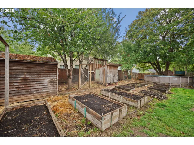 $435,000 | 328 Northwest Sherman Street, Sheridan, OR 97378