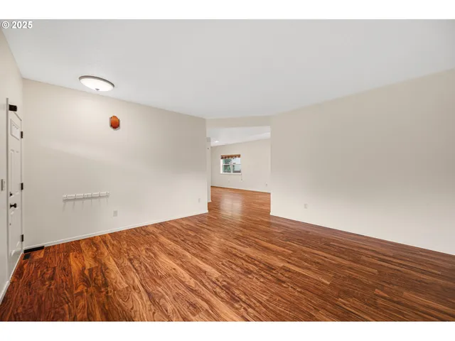 $435,000 | 328 Northwest Sherman Street, Sheridan, OR 97378