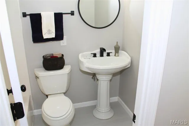 $244,900 | 1238 Brenthaven Lane, Florissant, MO 63031