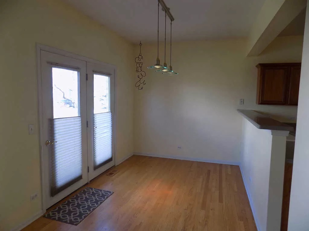 274 Bay Drive Itasca, IL 60143 - Photo 11 of 30 an empty room with windows