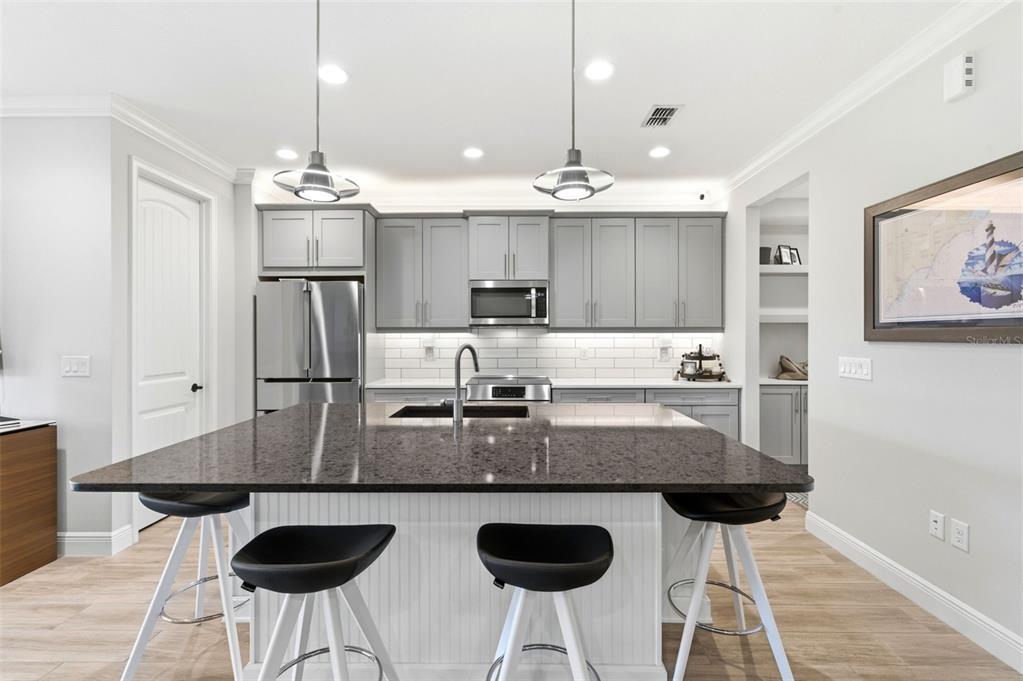 1004 Mango Court Oldsmar, FL 34677 - Photo 12 of 51