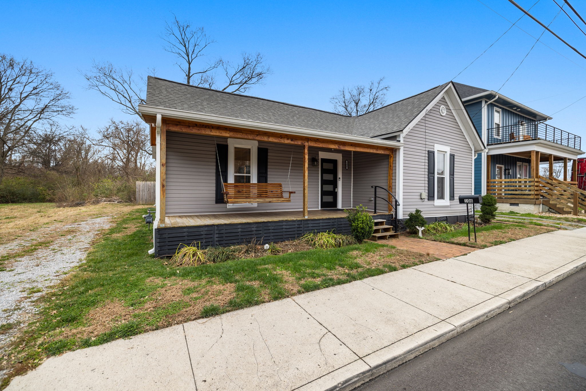 106 East 9th Street Columbia, TN 38401 - Photo 12 of 94 a front view of a house with a yard
