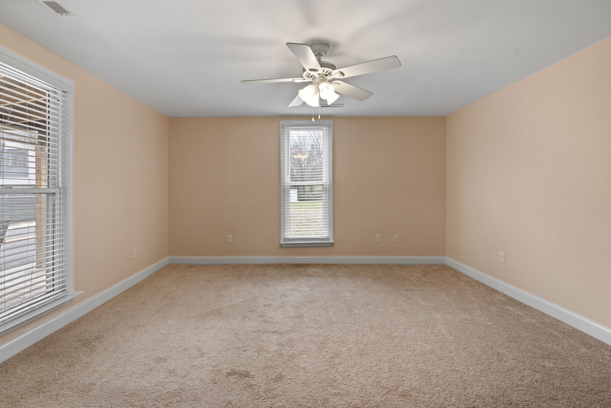 106 East 9th Street Columbia, TN 38401 - Photo 13 of 94 a view of an empty room with a window