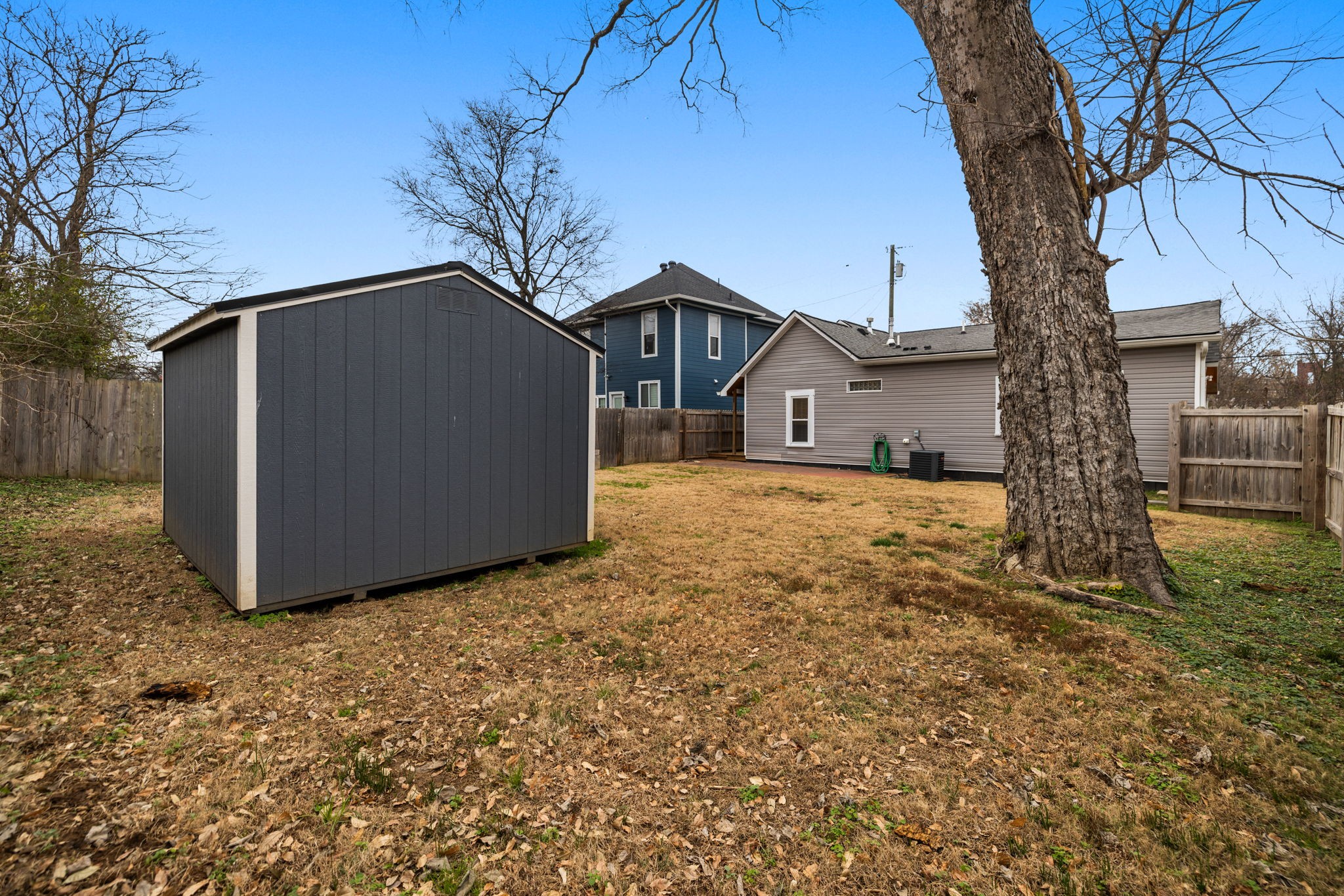 106 East 9th Street Columbia, TN 38401 - Photo 69 of 94 a house that has a tree in front of it