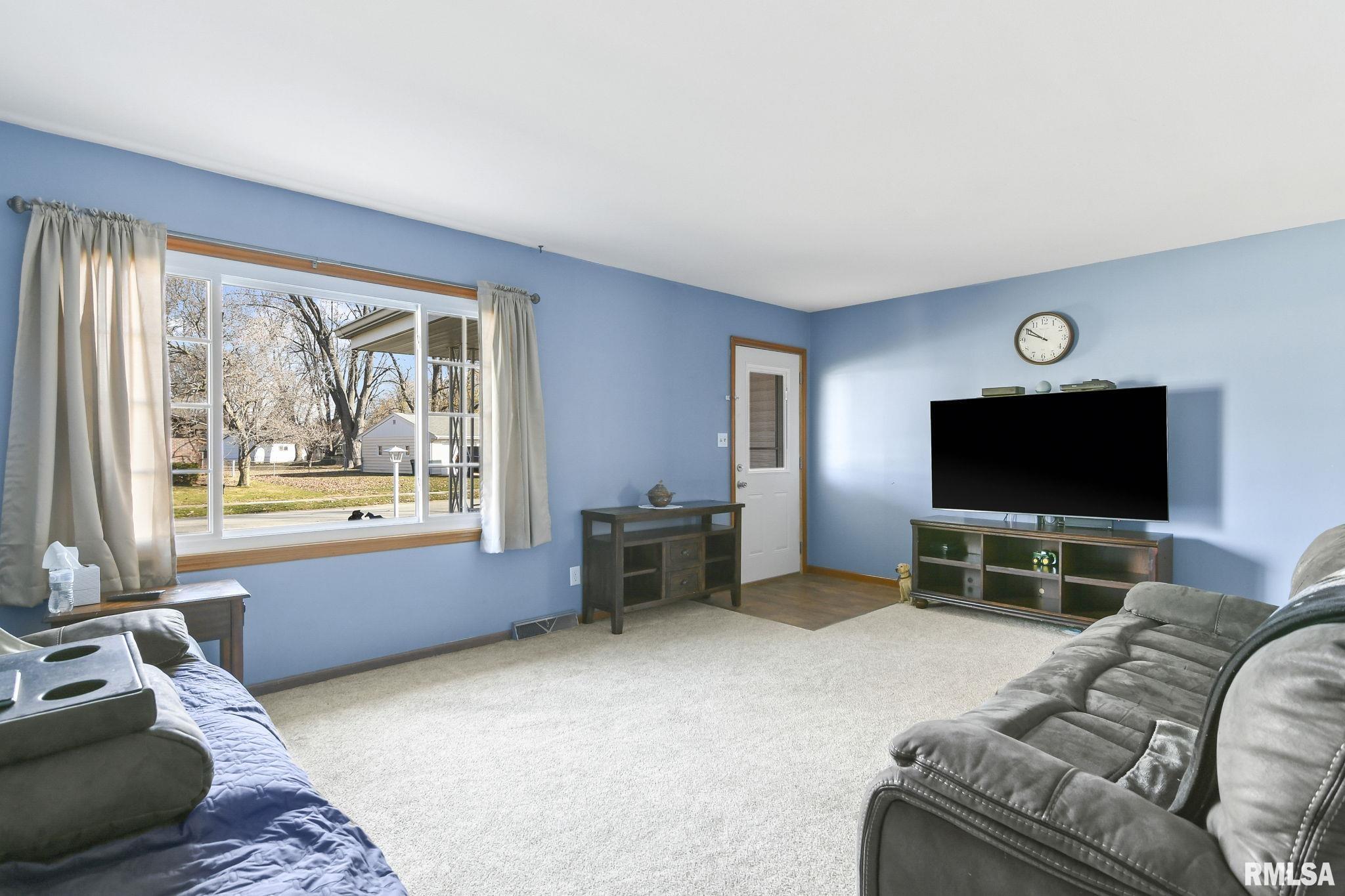 95 Delmar Drive Springfield, IL 62703 - Photo 4 of 36