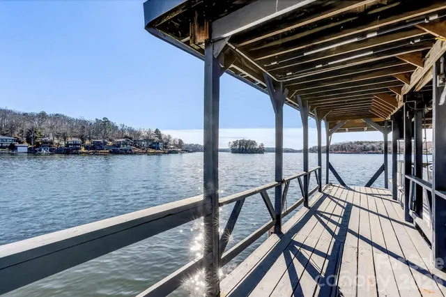 $769,500 | 254 North Shoreline Drive, New London, NC 28127