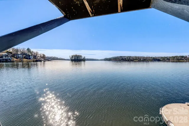 $769,500 | 254 North Shoreline Drive, New London, NC 28127