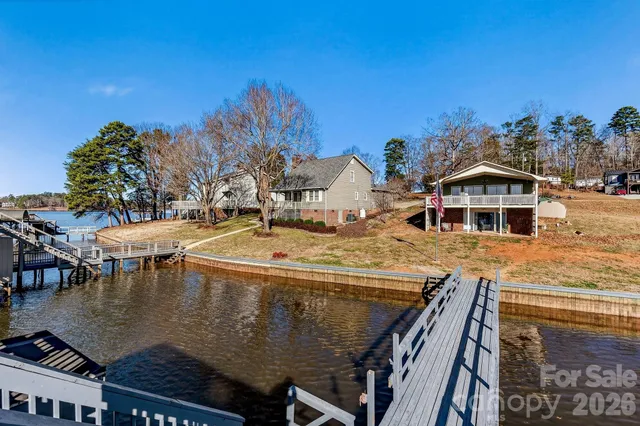 $769,500 | 254 North Shoreline Drive, New London, NC 28127