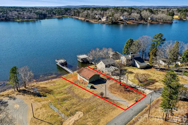 $769,500 | 254 North Shoreline Drive, New London, NC 28127