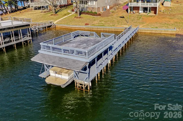 $769,500 | 254 North Shoreline Drive, New London, NC 28127